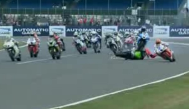 Joan Lascorz sufre un serio accidente en la carrera de Supersport