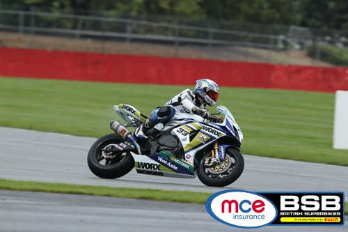 Michael Laverty y Tommy Hill dominan los entrenamientos en Silverstone