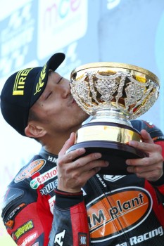 Ryuichi Kiyonari gana el BSB en un impresionante fin de semana