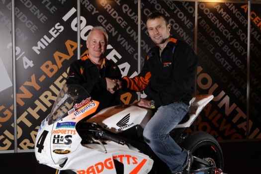 Bruce Anstey firma con Padgetts Racing