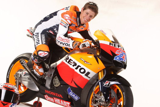 Casey Stoner marca el mejor tiempo en el primer día de test en Sepang