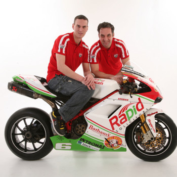 Michael Rutter y Martin Jessopp continúan en el RiderMotocycles