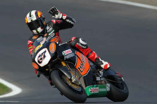 BSB 2011 Brands Hatch: Shane Byrne Gana la accidentada primera carrera