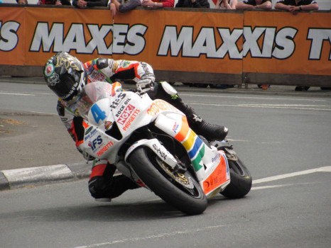 Ian Hutchinson se pierde el Tourist Trophy 2011