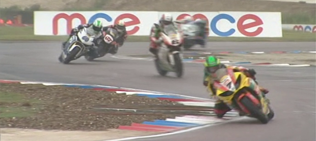 BSB 2011 Thruxton: Michael Laverty vence la emocionante primera carrera