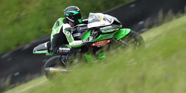 BSB 2011 Thruxton: Alex Lowes consigue la pole en su debut con Kawasaki