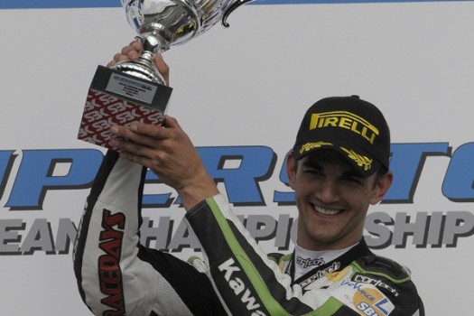 Superstock 600 Silverstone 2011: Josh Day vence una emocionante carrera