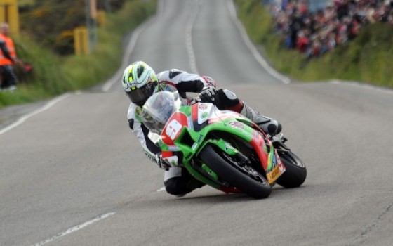 IOMTT 2011 Review: Michael Dunlop venció la carrera de Superstock