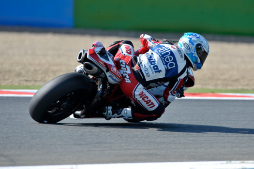 SBK 2011 Magny Cours: Carlos Checa comienza el fin de semana en primera posición