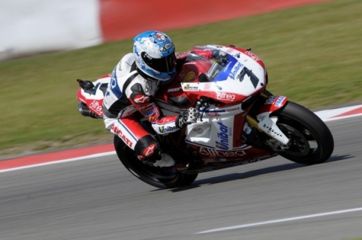 SBK 2011 Nurburgring: Carlos Checa no tiene rival en la primera carrera