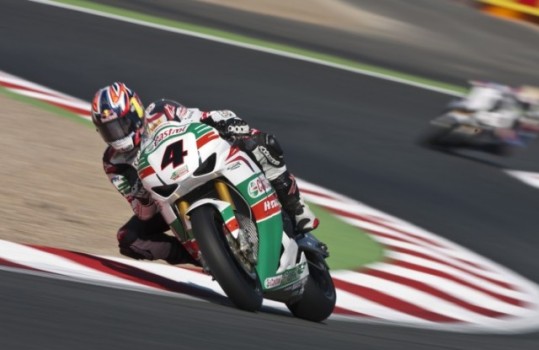 SBK 2011 Magny Cours: Superpole para Jonathan Rea, Checa 3º