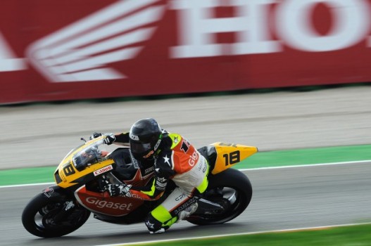 CEV 2011 Cheste: Isaac Viñales vence por delante de Román Ramos. Paso de gigante de Jordi Torres hacia el título.