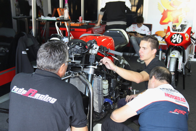 CEV 2011 Cheste: Un total de 9 pilotos conforman la estructura de Motorrad