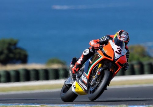 Superbikes 2012 Phillip Island: Max Biaggi vence en solitario. Checa cae cuando era líder