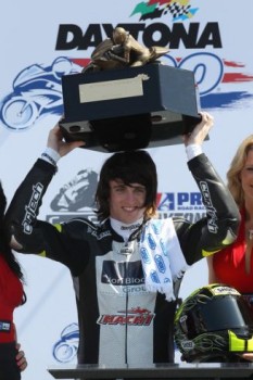 Crónica de las 200 Millas de Daytona: Joey Pascarella da la sorpresa sobre la línea