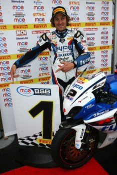 BSB 2012 Brands Hatch Indy: Pole para Josh Brookes