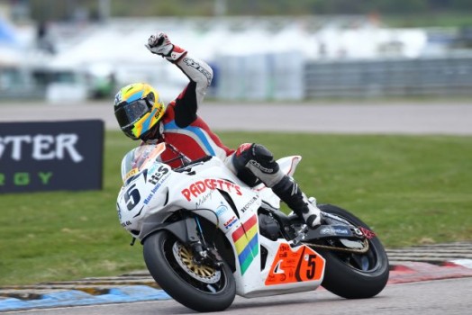 BSB 2012 Thruxton: Impecable victoria de Ian Lowry en la primera carrera