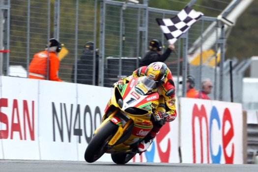 BSB 2012 Oulton Park: Tommy Hill gana la primera carrera