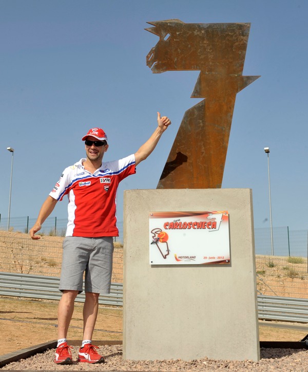 Carlos Checa ya tiene su curva en Motorland