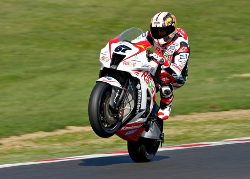 BSB 2012 Brands Hatch GP: Pole para Shakey Byrne