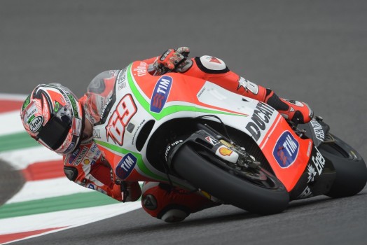 Nicky Hayden renueva con Ducati