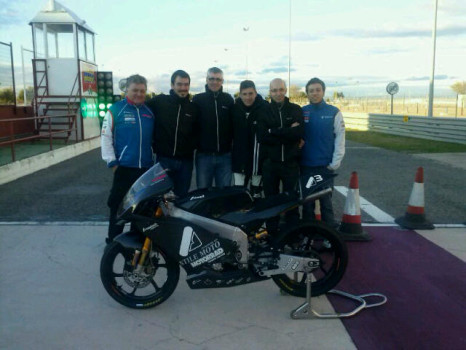 Adrián Martín rueda con la Ariane3 en el Circuito de Albacete