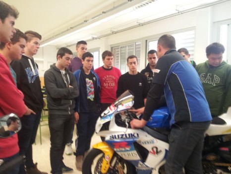 El Team Suzuki Speed Racing orienta a alumnos del I.E.S de Sales