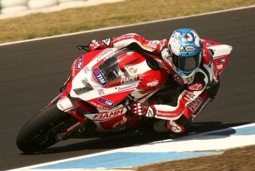 Carlos Checa, mejor tiempo en los test de Phillip Island previos al inicio del Campeonato