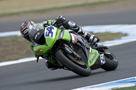 Kenan Sofuoglu se impone a Sam Lowes en la carrera de Supersport en Phillip Island