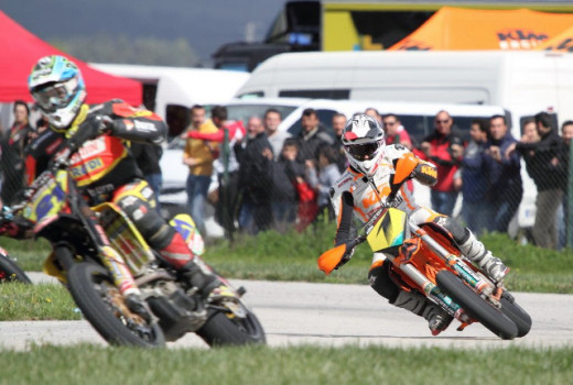 El Campeonato de España de Supermotard comenzó este fin de semana en Alcalá del Río