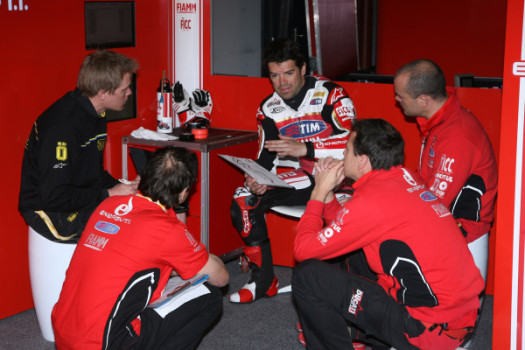 Carlos Checa y el Team Ducati Alstare entrenaron en Jerez