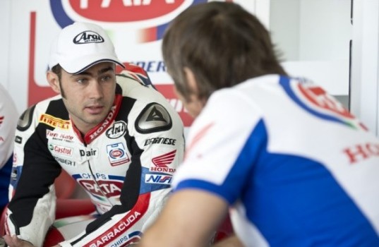 WSBK 2013 Assen: Leon Haslam se fractura tibia y peroné