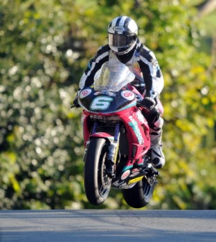 Michael Dunlop, el más rápido en los primeros entrenamientos del Tourist Trophy 2013