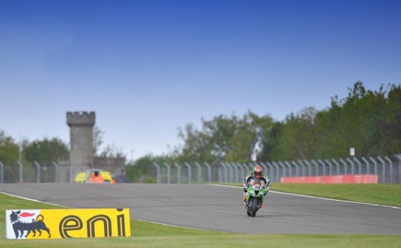 WSBK 2013 Donington: Otra pole más para Tom Sykes