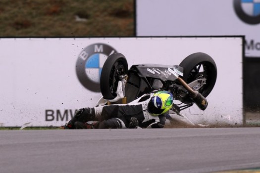 Vídeo: Caída de Alex Barros en Interlagos