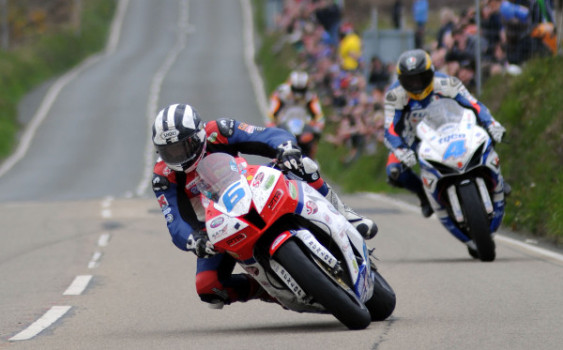 Tourist Trophy 2013 Superstock: Hat Trick de Michael Dunlop