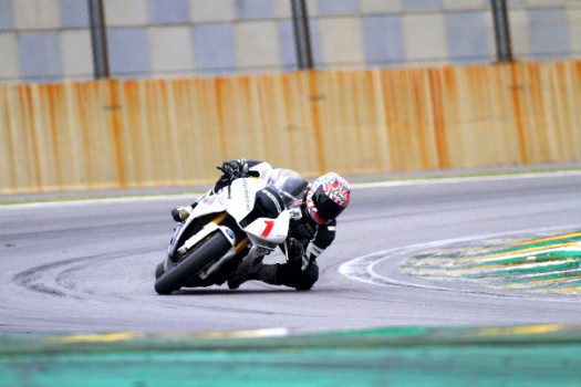 Luciano Ribodino aumenta su ventaja en la clasificación de Moto1000Gp