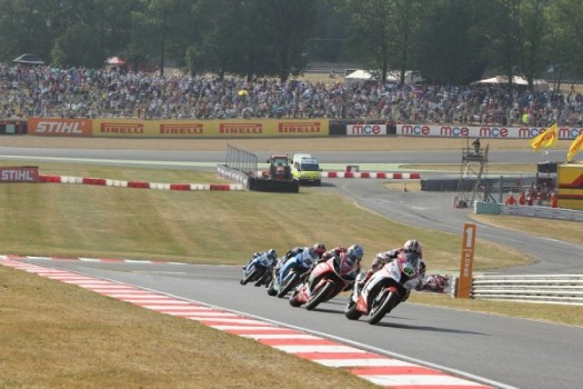 BSB 2013 Brands Hatch: Josh Brookes y Shakey Byrne se reparten las victorias