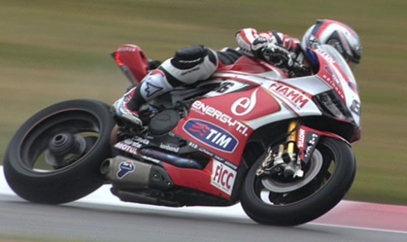 WSBK 2013 Nurburgring: Pole bajo la lluvia para Ayrton Badovini