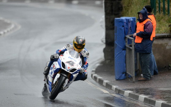 Guy Martin renueva con Tyco Suzuki para 2014