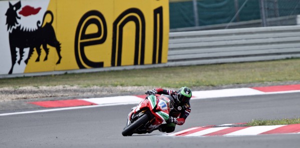 Supersport  2013 Nurburgring: Sam Lowes consigue su octava pole de la temporada