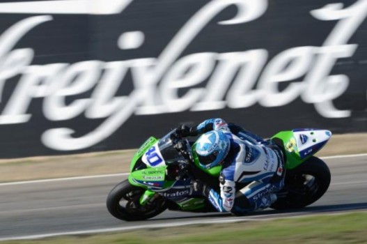 Román Ramos y Berto López marcan un hito histórico para el motociclismo cántabro al conseguir las dos primeras posiciones en la parrilla del Campeonato de Europa de Supersport