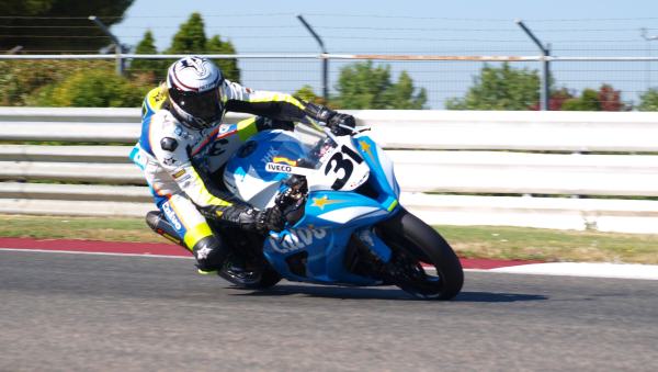 Carmelo Morales y el Team Laglise pondrán la nueva Yamaha R1 en el FIM CEV