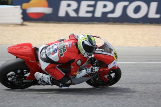 Steven Odendaal mejora en el warm up y finaliza la primera carrera en Jerez en una prometedora 7ª posición