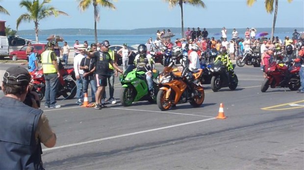 Cuba: El Club Moto100 organizó el primer Festival de la Velocidad en la provincia de Cienfuegos