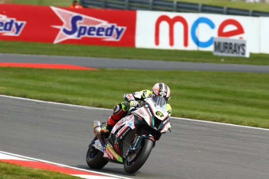 BSB Snetterton: Byrne lidera la primera jornada. Aléix Aulestia, octavo