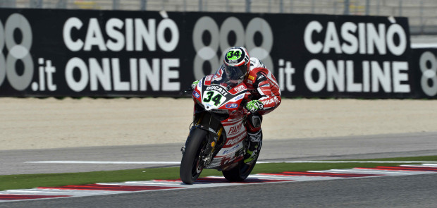 Giugliano lidera la primera jornada en Misano