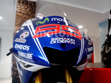 Yamaha M1 Motogp expuesta en concesionario Yamaha Santander