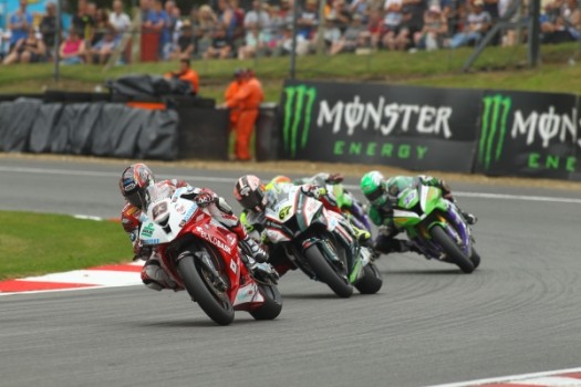 Ryuichi Kiyonari y Josh Waters vences las carreras del BSB en Brands Hatch. Aulestia, 9º en STK 600