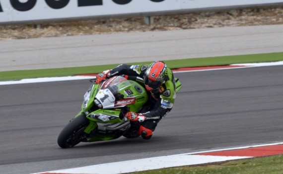 Tom Sykes y Jonathan Rea se reparten las victorias en Portimao. Van der Mark, más líder en Supersport